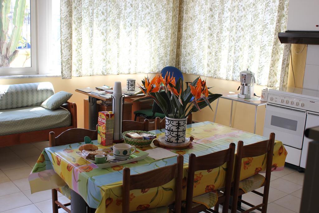 エルコラーノ Domus Felix Bed & Breakfast エクステリア 写真
